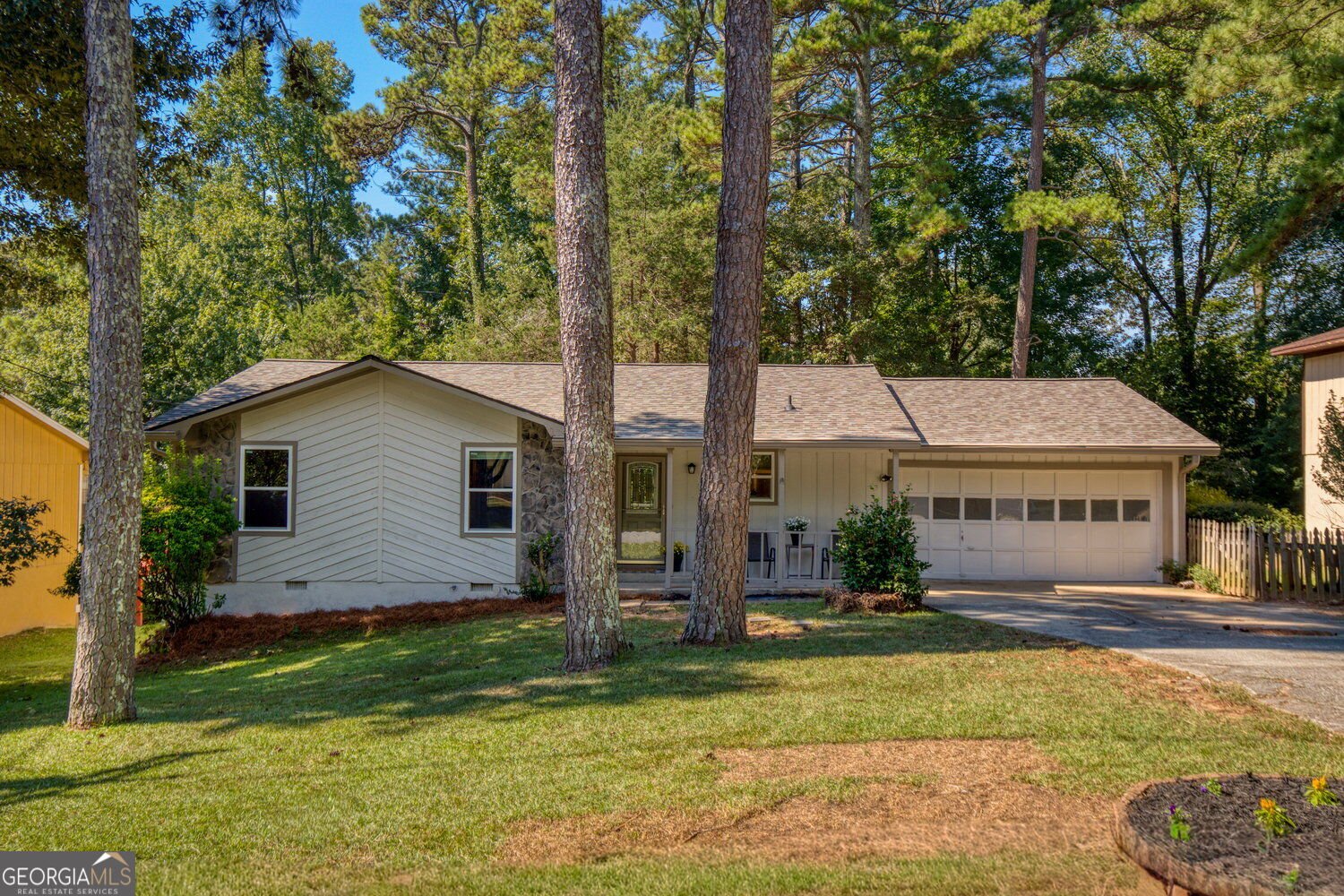 2494 Rhoanoke Drive Duluth - main photo