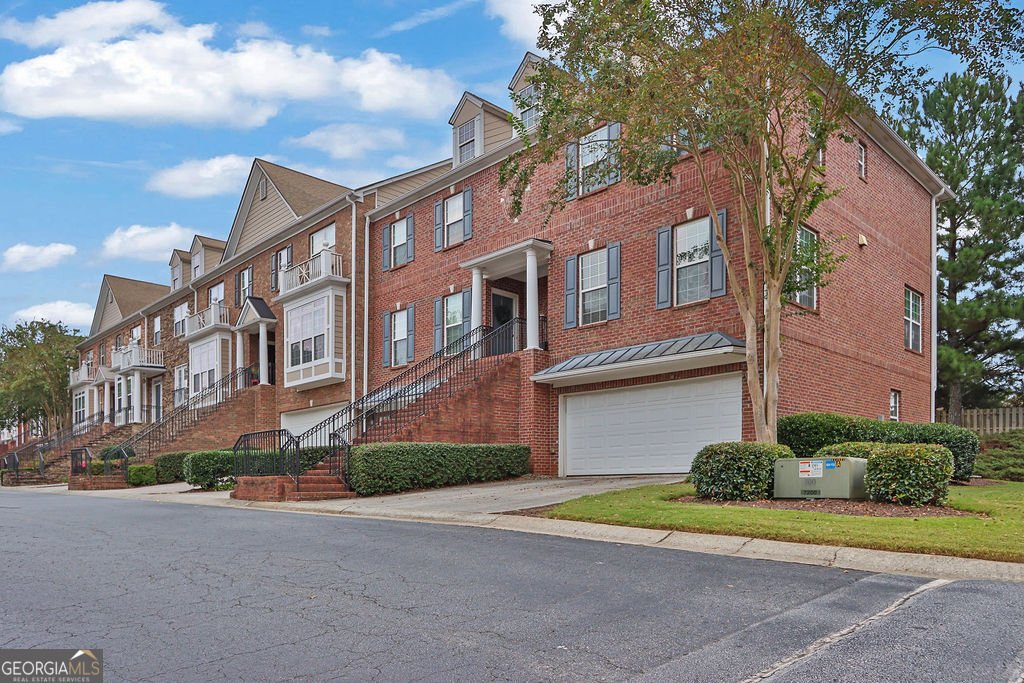11030 Skyway Drive Johns Creek - main photo