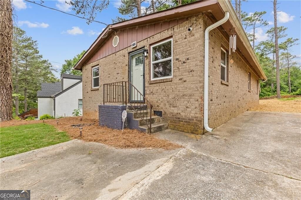 1723 Alvarado Terrace Atlanta - main photo
