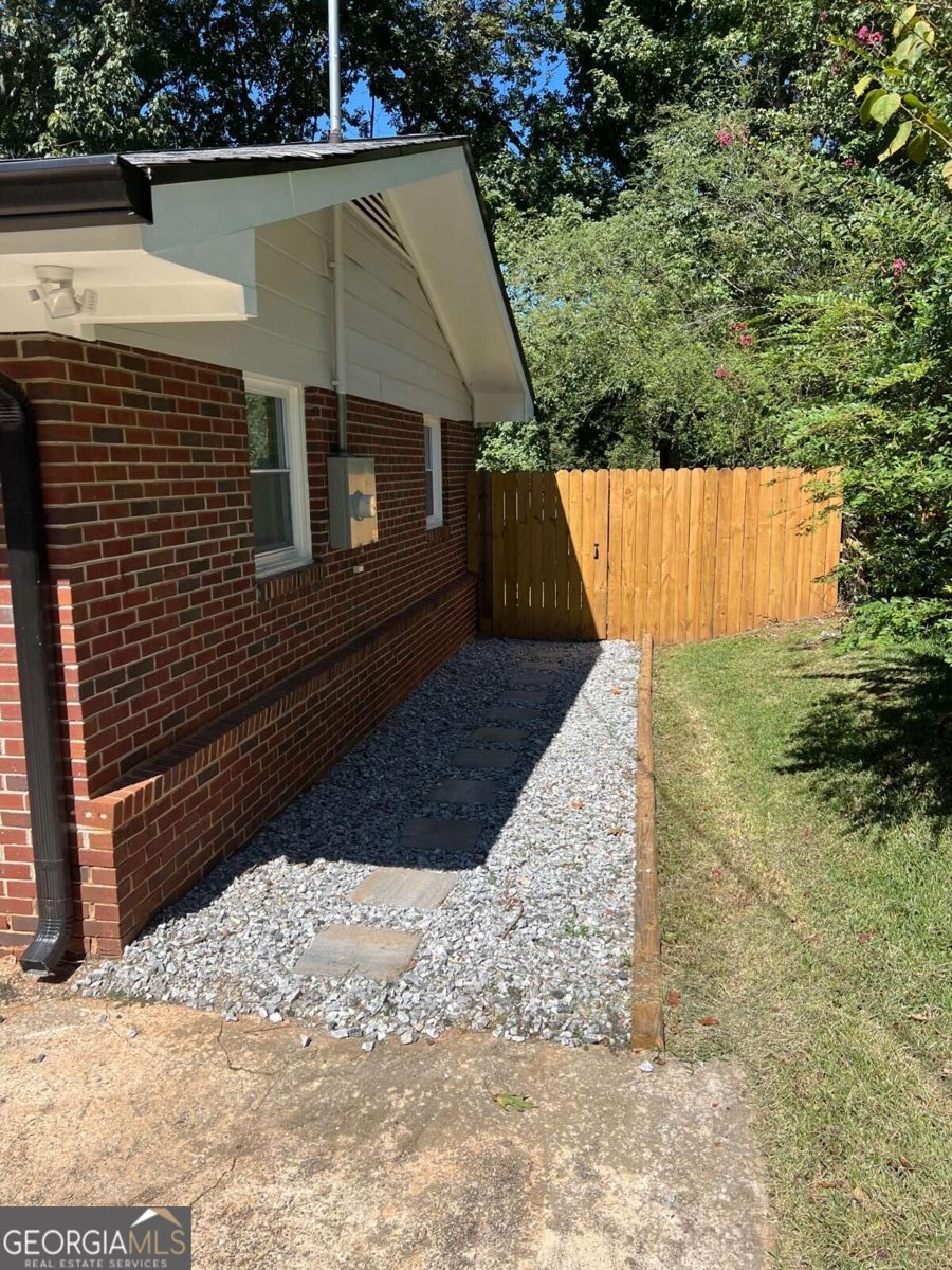 988 Tamarack Trail Forest Park - Photo 31