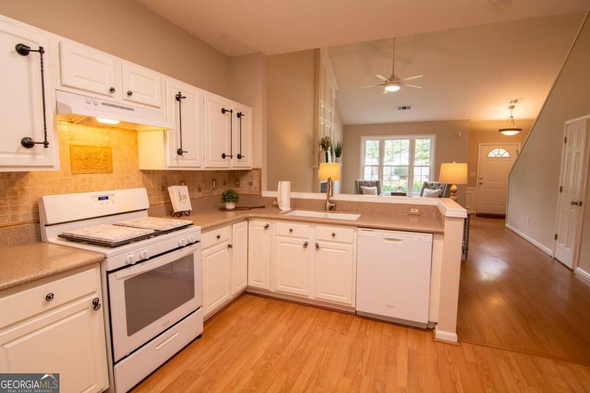 5371 Medlock Corners Drive Peachtree Corners - Photo 11