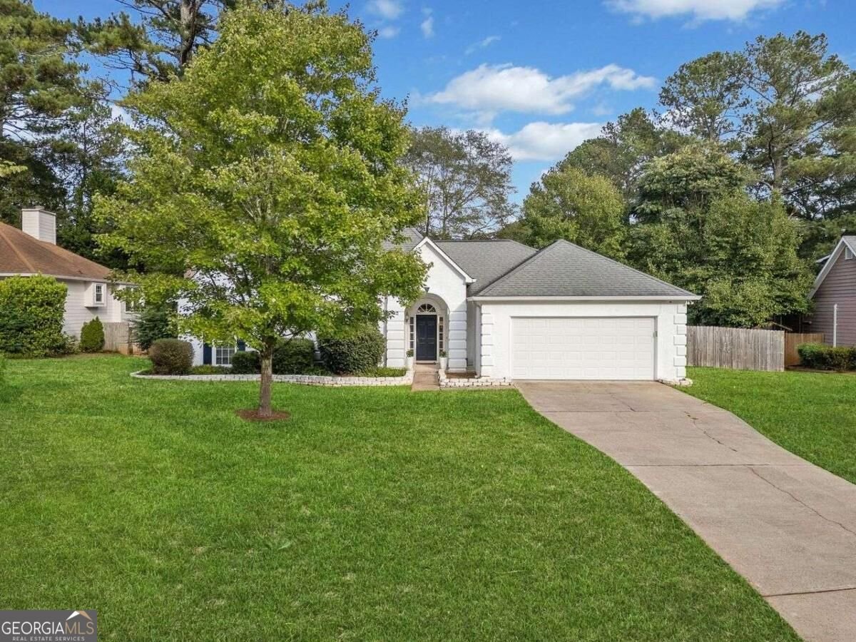 2376 Battle Forest Drive Marietta - main photo