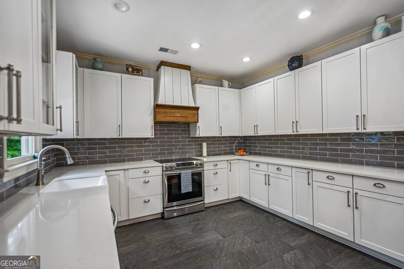 9395 Edgewater Drive Gainesville - Photo 12