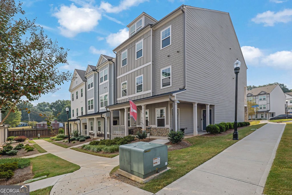 2112 Prichard Park Drive Kennesaw - main photo