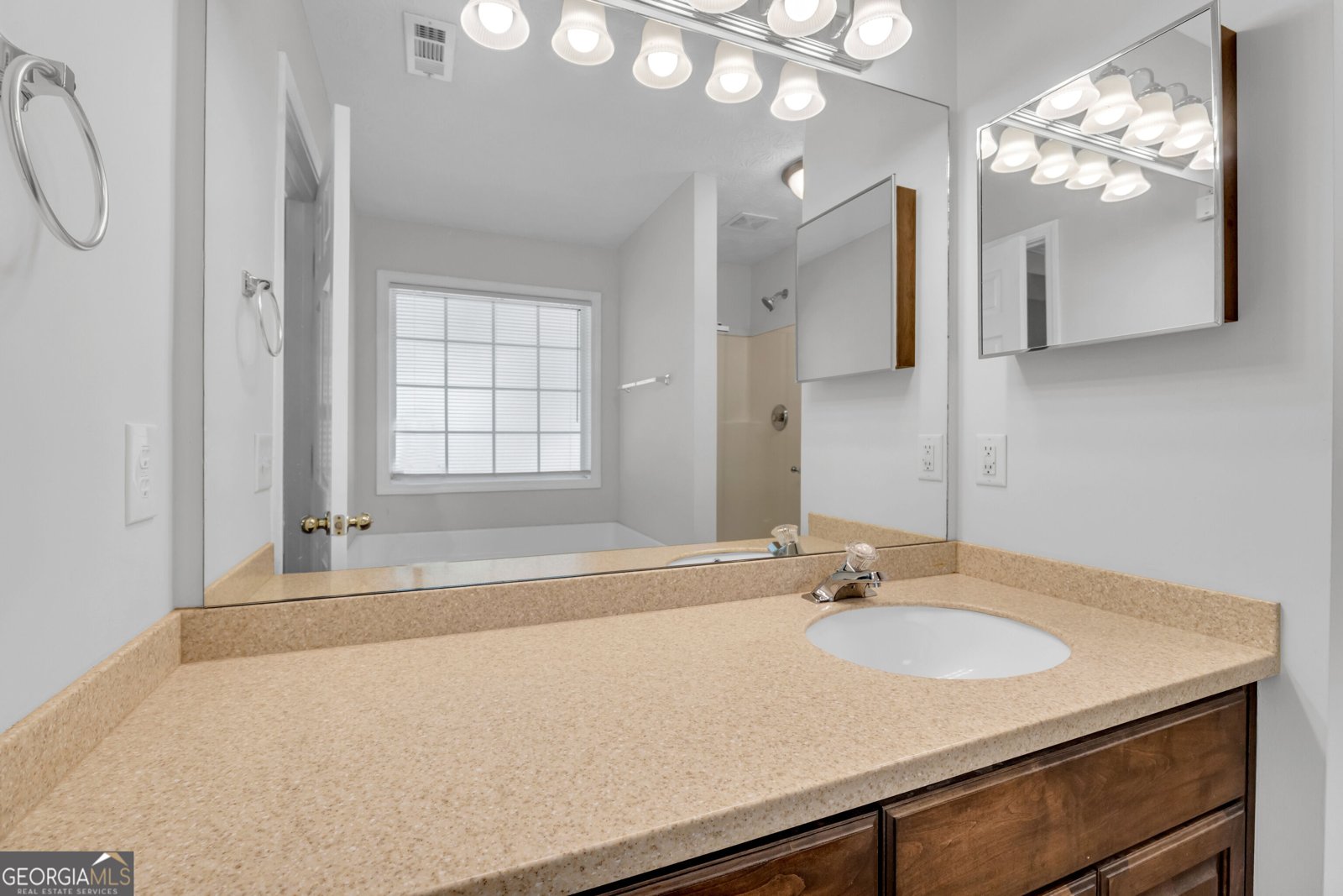 530 Greenfield Drive Statham - Photo 12