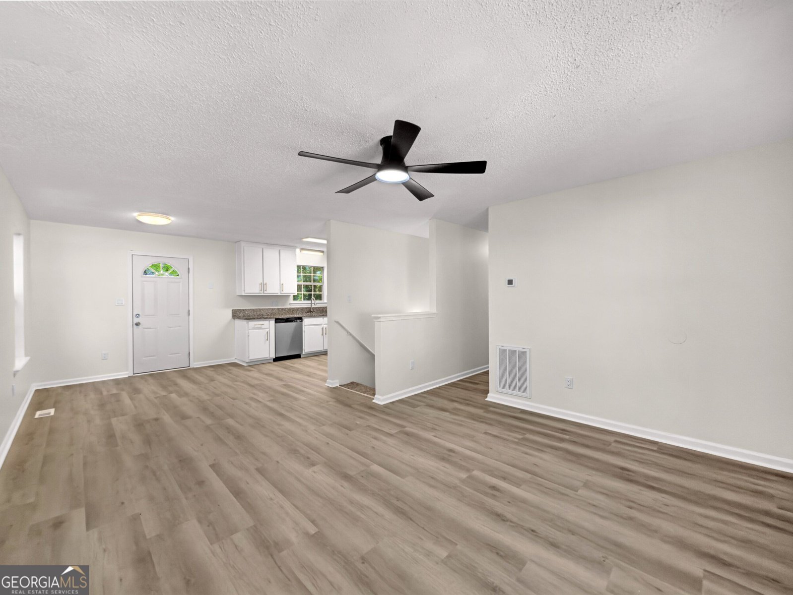 215 Sherwood Loop McDonough - Photo 8