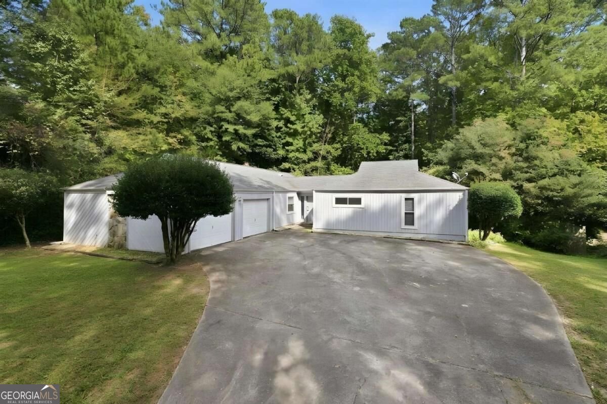 2920 Creek Park Drive Marietta - main photo