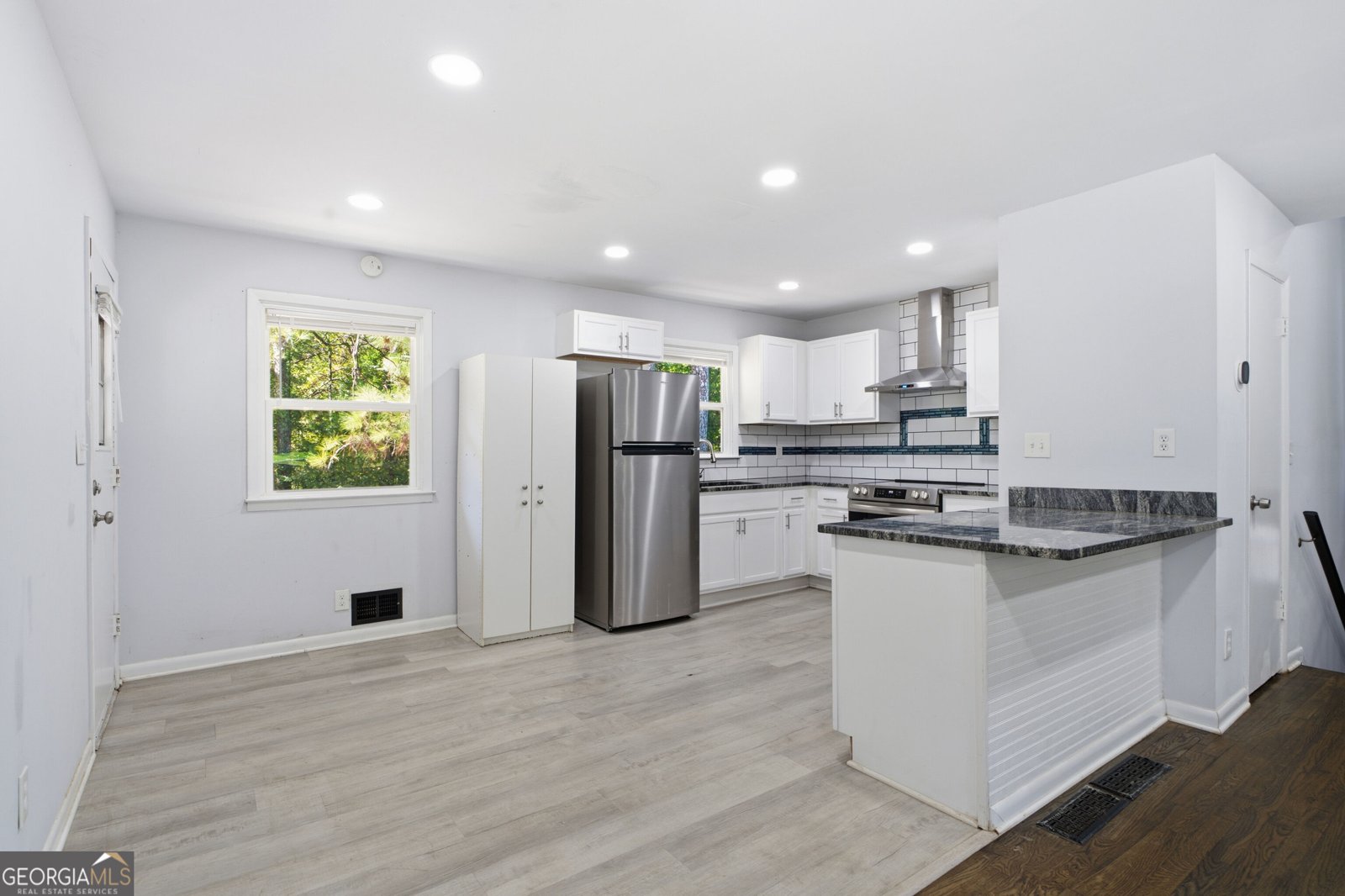 3589 Eisenhower Circle Atlanta - Photo 7