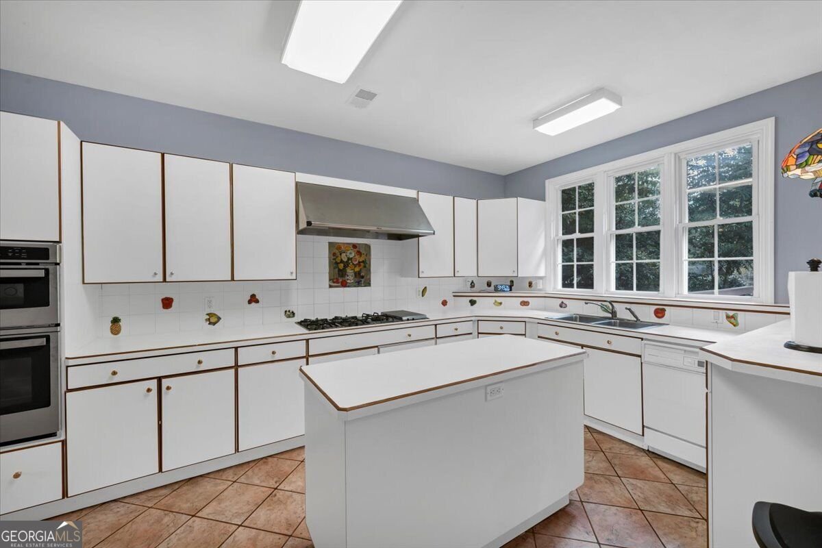 2374 Battle Forest Dr SW Marietta - Photo 18
