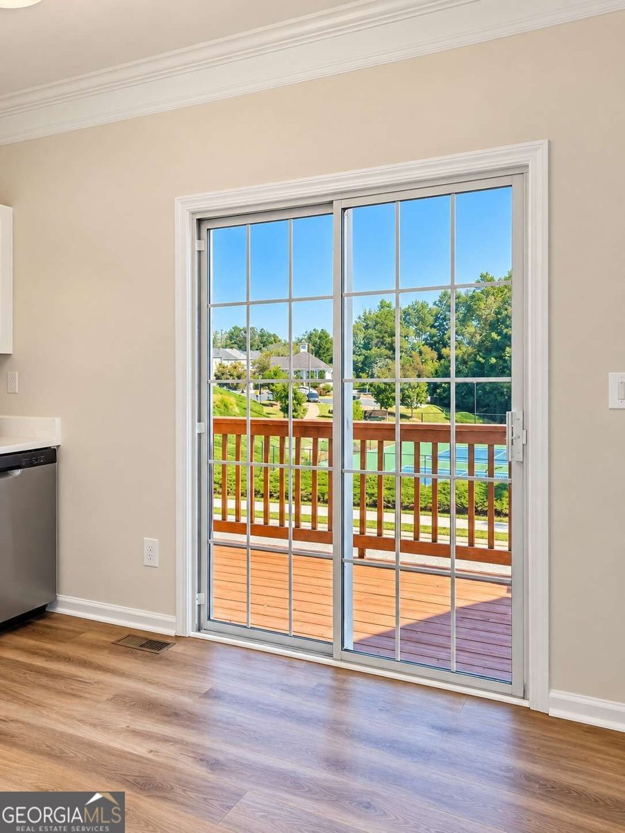 724 Breeze Lane Woodstock - Photo 10