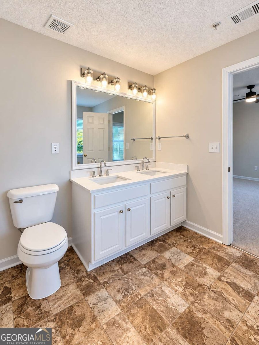 724 Breeze Lane Woodstock - Photo 13