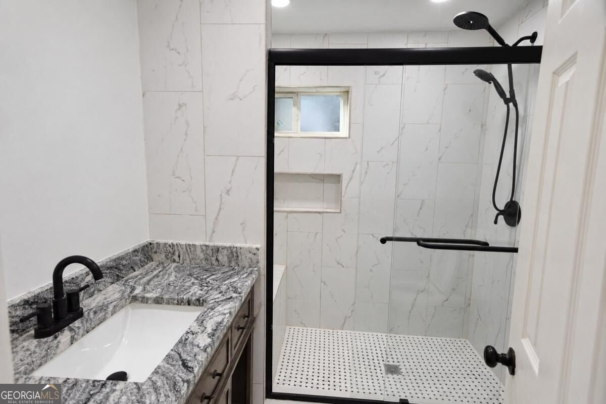 2499 Sylvan Road East Point - Photo 11