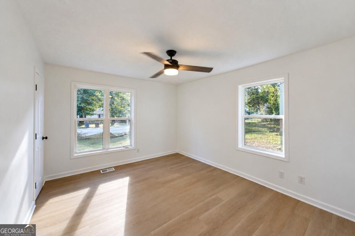 2499 Sylvan Road East Point - Photo 12