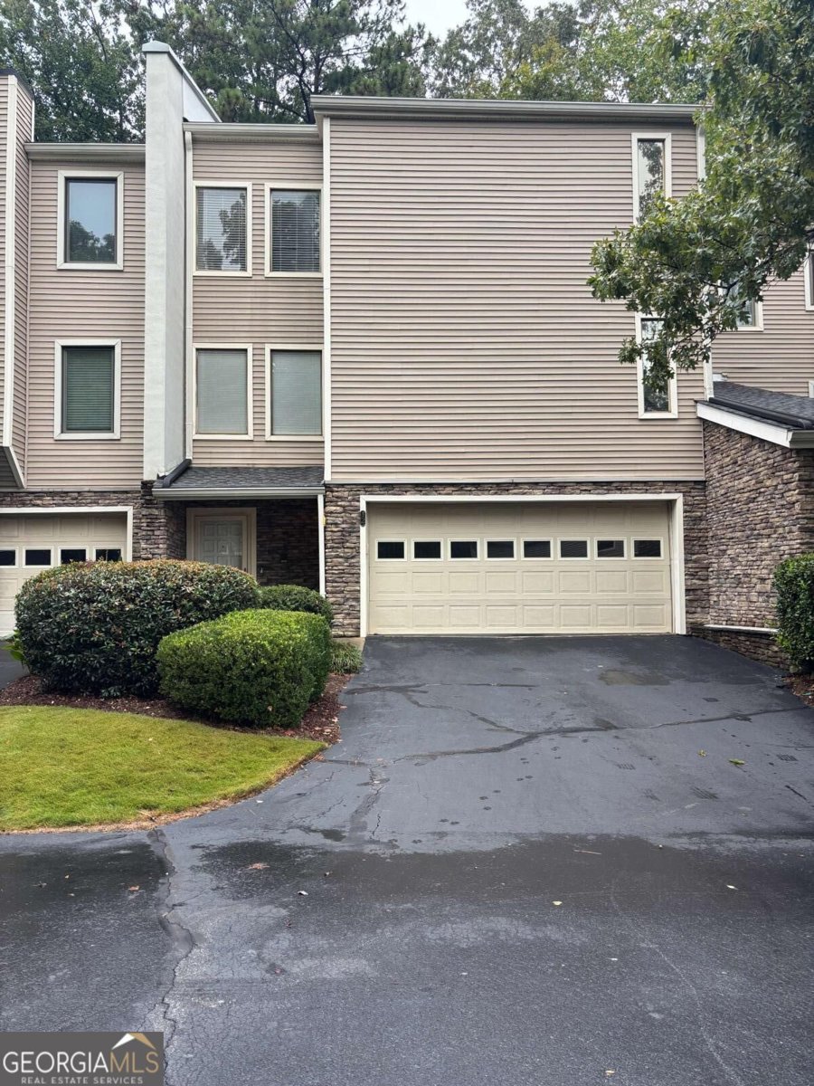12 Basswood Circle Sandy Springs - main photo