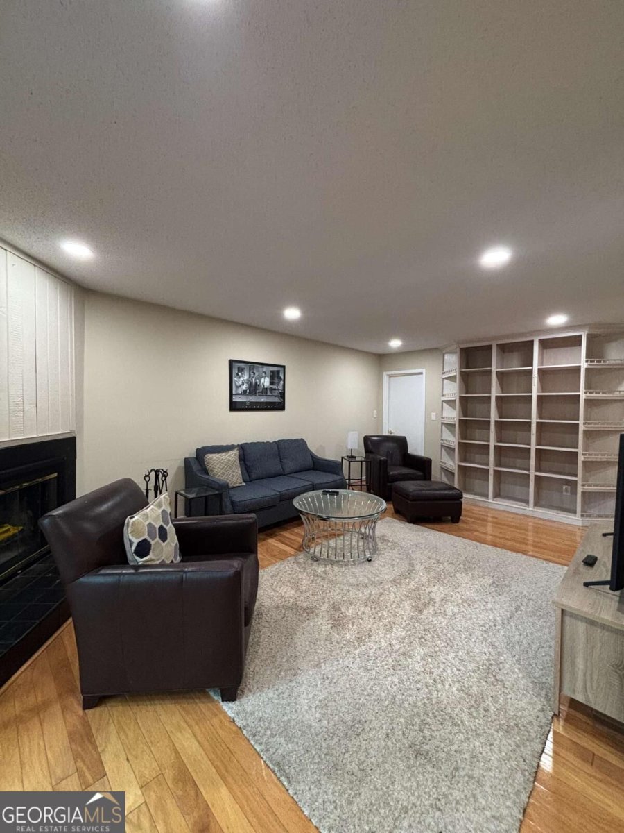 12 Basswood Circle Sandy Springs - Photo 17