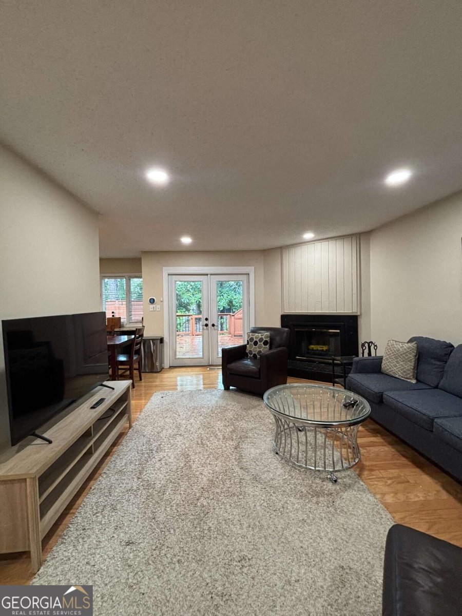 12 Basswood Circle Sandy Springs - Photo 18