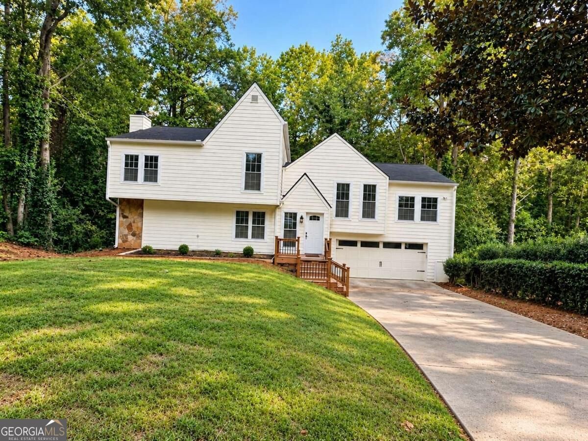 2570 Rocky Springs Drive Marietta - main photo