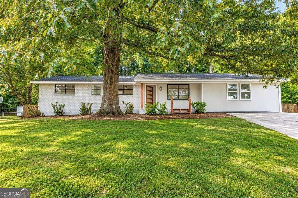6065 Yucca Drive Douglasville - main photo