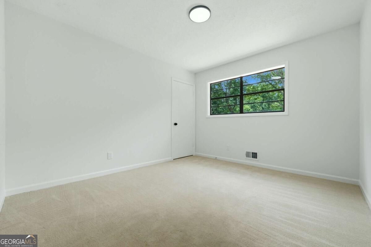 411 Hunters Lane Woodstock - Photo 11
