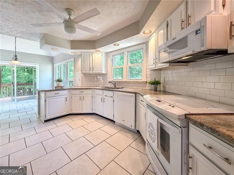 1223 Kaylyn Court Kennesaw - Photo 18