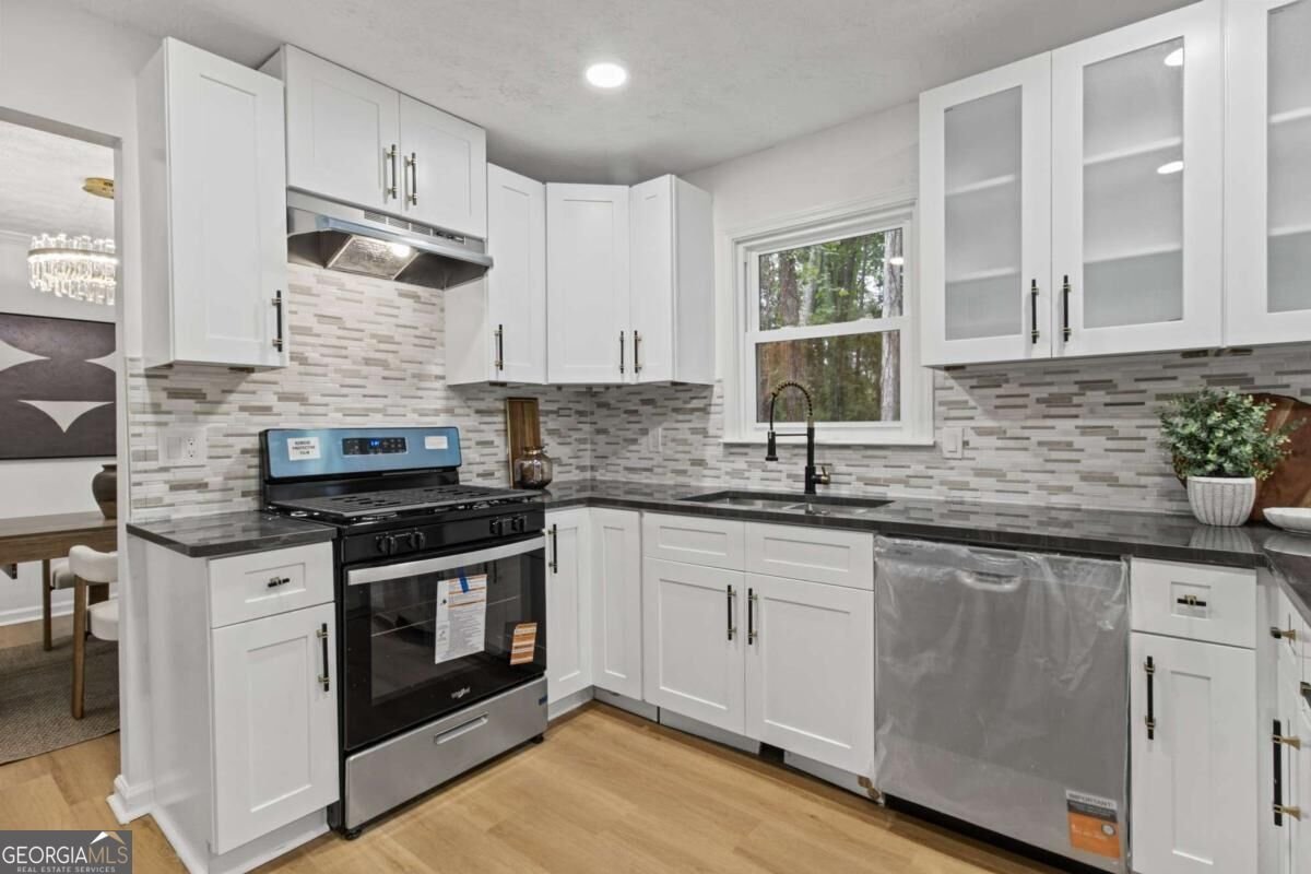 1738 Wedgewood Drive Stone Mountain - Photo 11