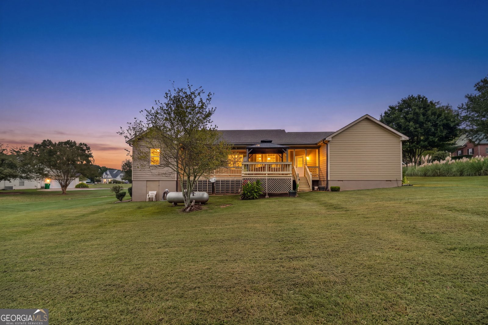 777 Appian Way Statham - Photo 40