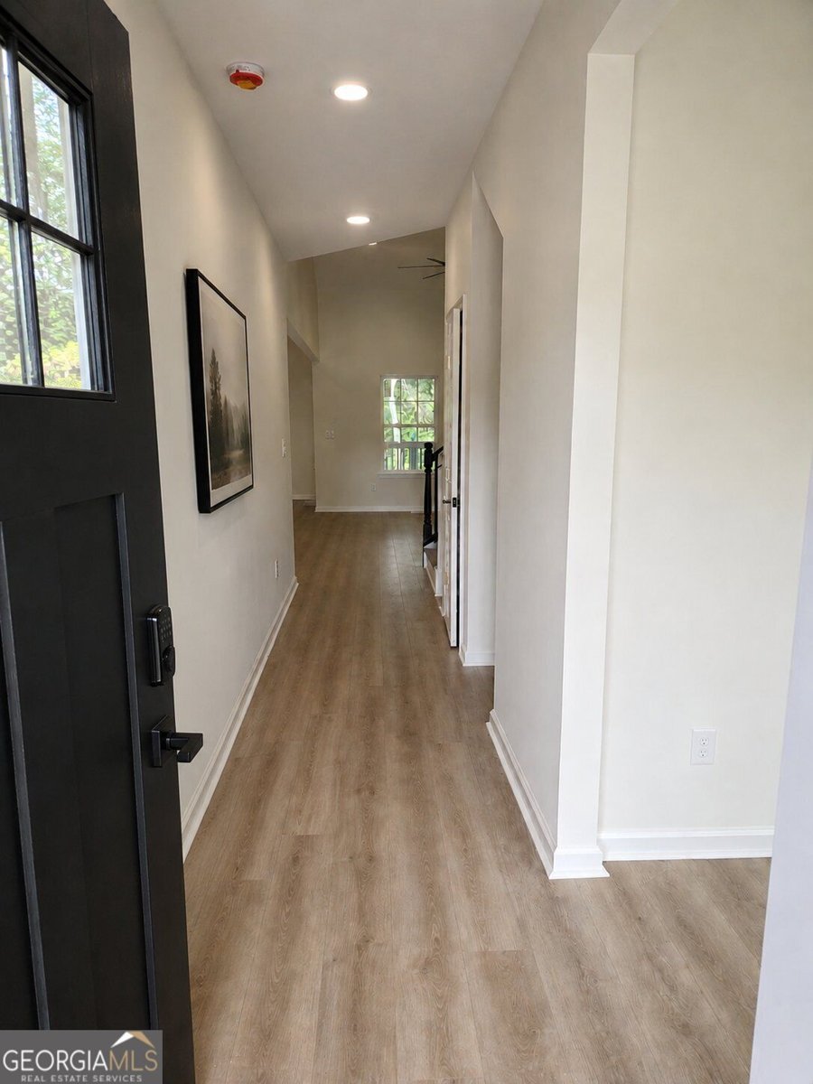 131 Forest Place Stockbridge - Photo 8