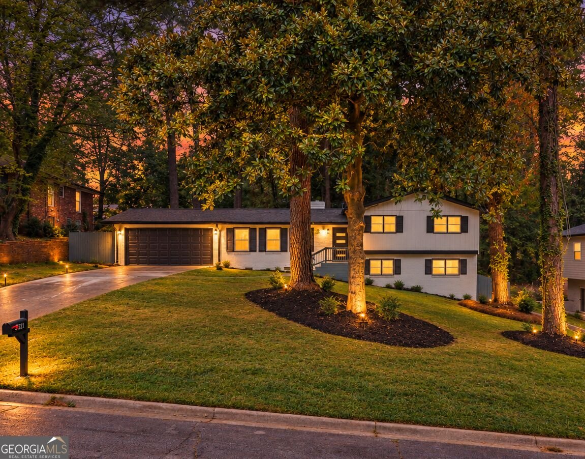 2921 Pine Valley Circle East Point - main photo