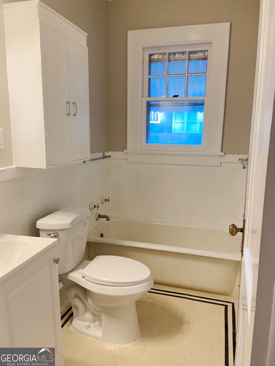 304 FORSYTH Street Barnesville - Photo 11