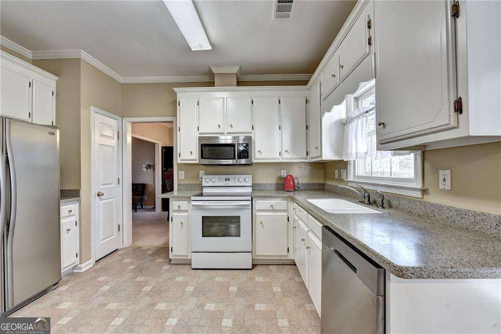 2390 Walnut Grove Way Suwanee - Photo 9