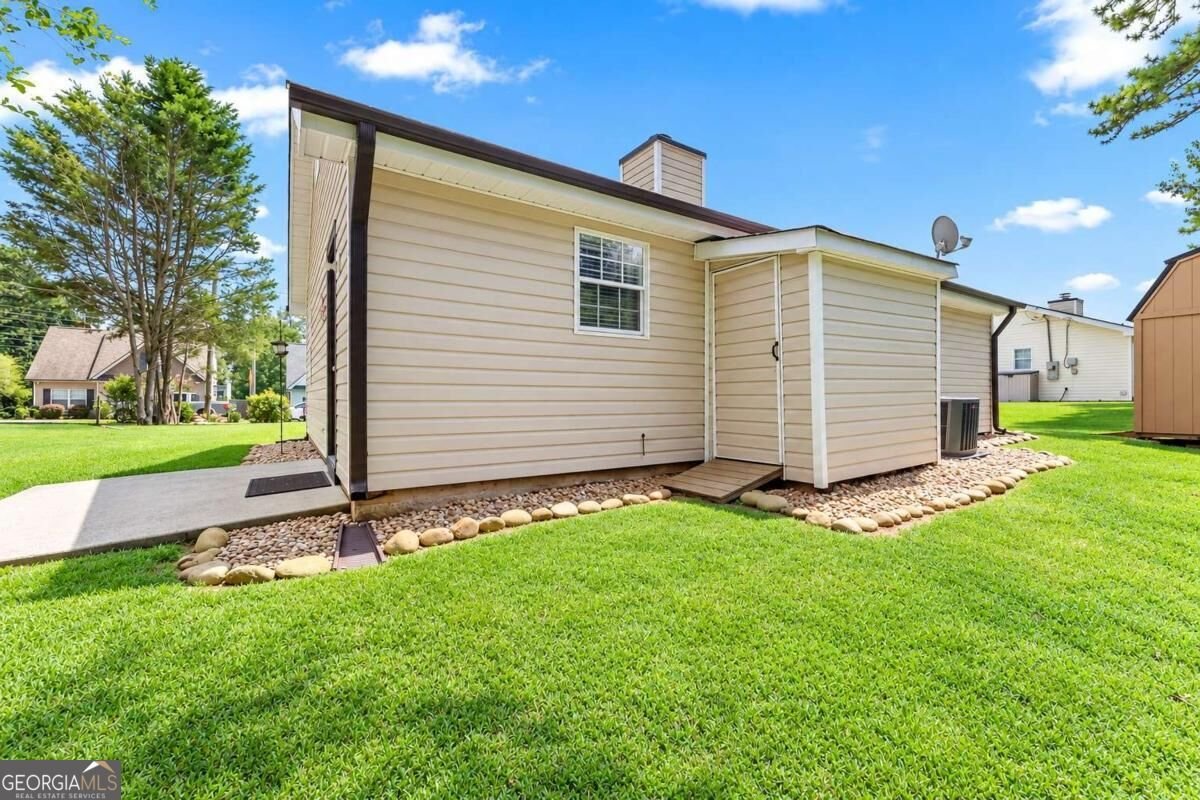 2560 Fairlane Drive Cumming - Photo 9