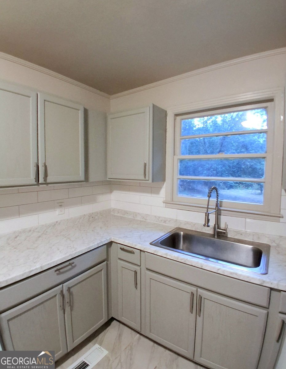 4260 Dellwood Drive Macon - Photo 7