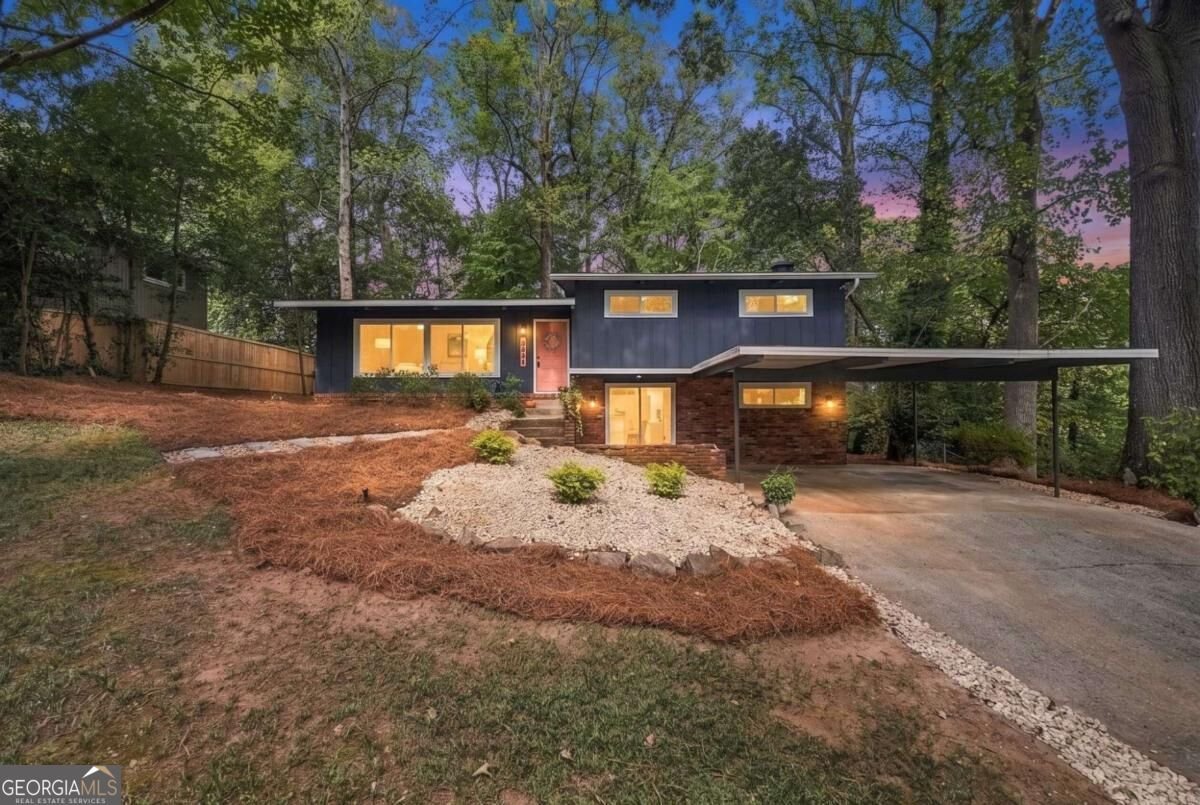 3656 Eaglerock Drive Atlanta - main photo