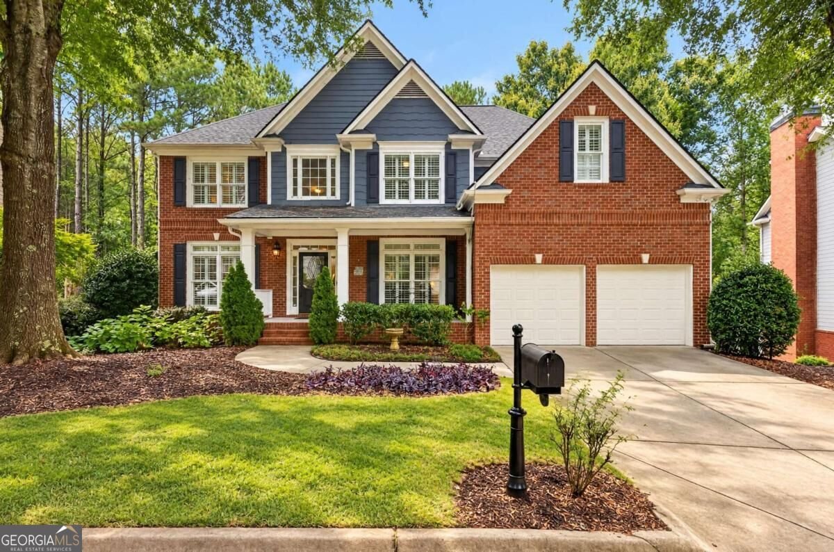 8640 Amsbury Way Cumming - main photo