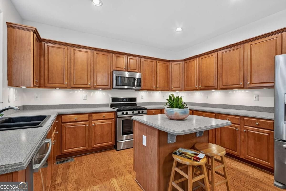 8640 Amsbury Way Cumming - Photo 11