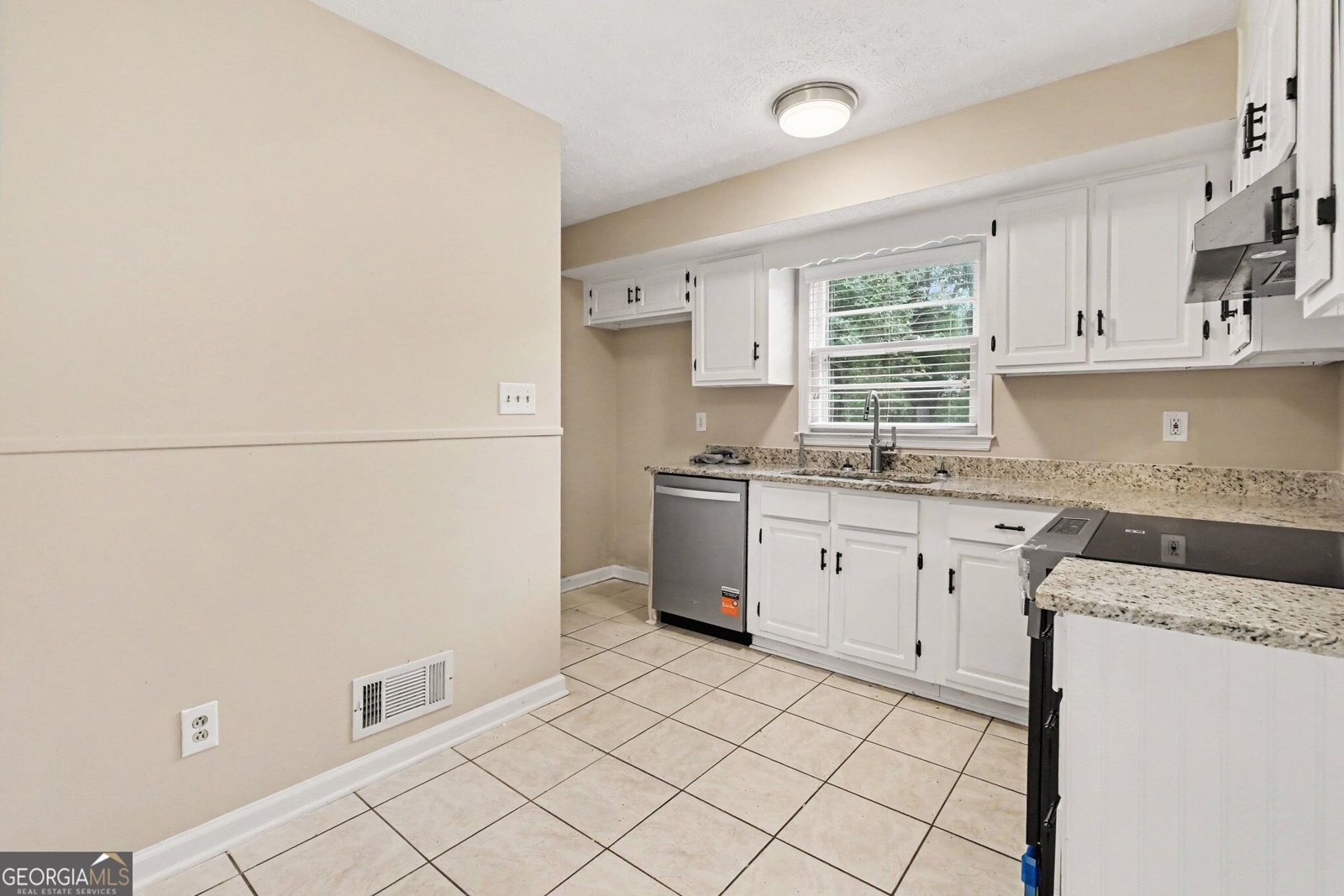 2541 Burton Circle Morrow - Photo 15