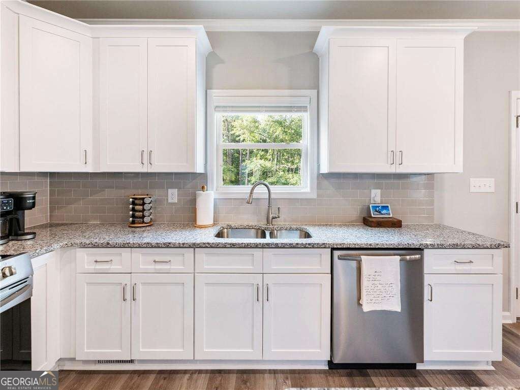 406 Sunset Drive Statham - Photo 8