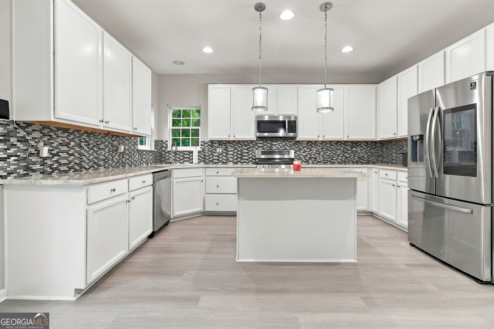 411 Azure Court Stockbridge - Photo 10