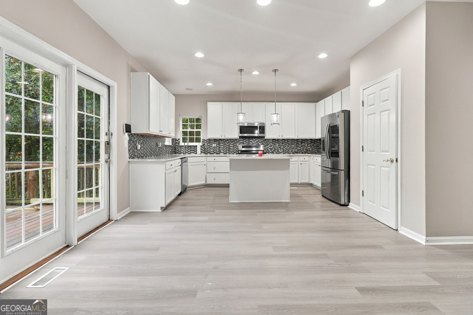411 Azure Court Stockbridge - Photo 7