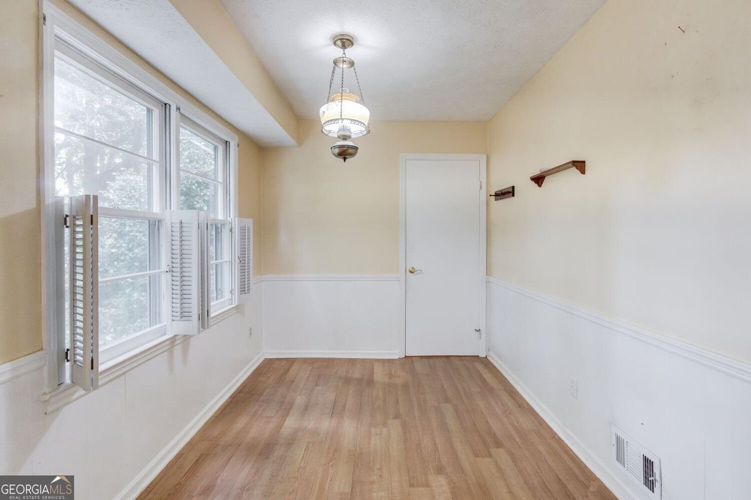4464 Francis Court Lilburn - Photo 12