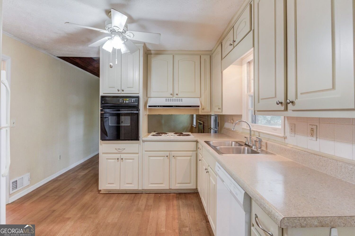 4464 Francis Court Lilburn - Photo 9
