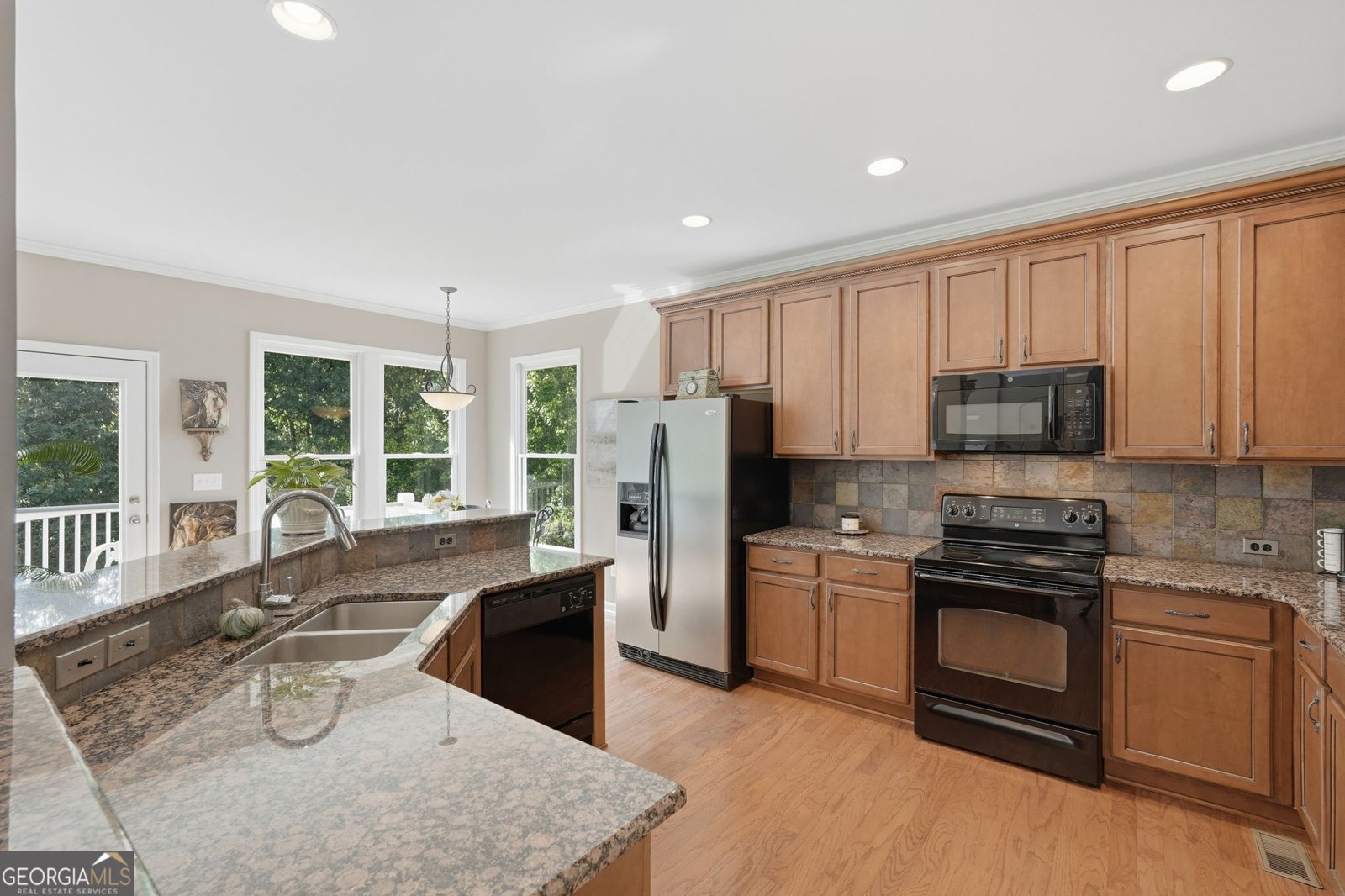 7451 Shady Glen Drive Flowery Branch - Photo 16
