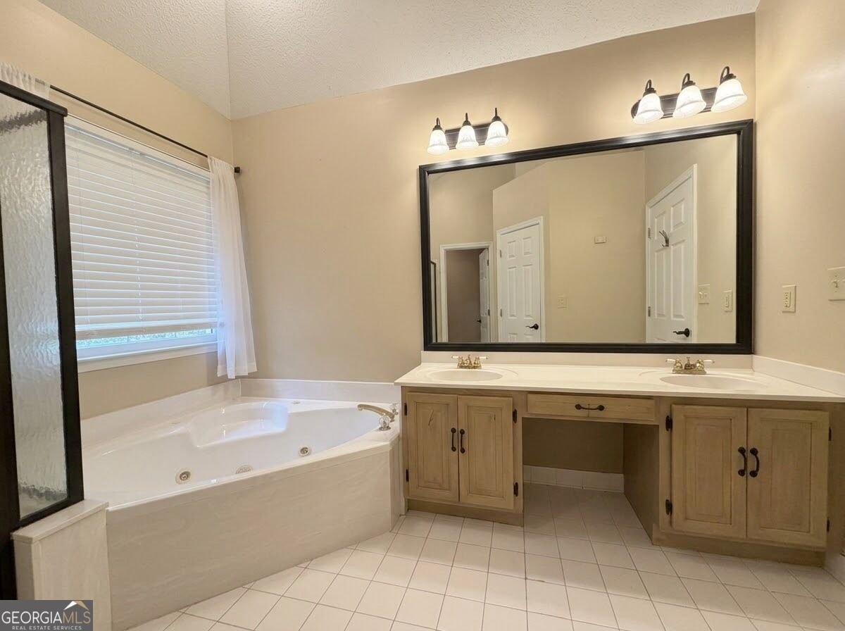 530 Country Club Drive Stockbridge - Photo 13