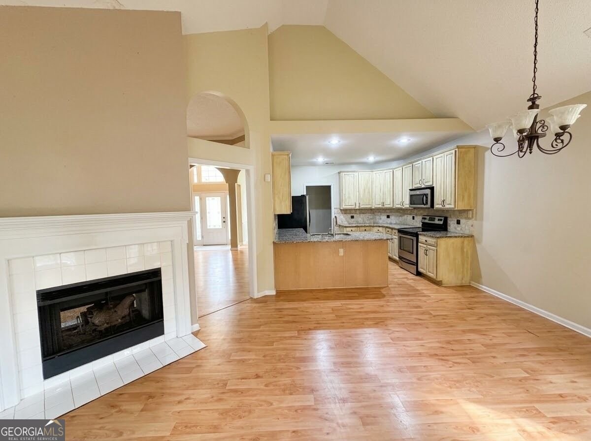 530 Country Club Drive Stockbridge - Photo 8