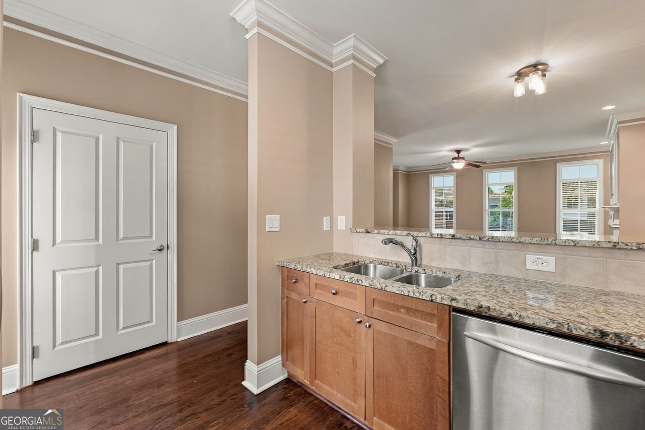 1116 Glenridge Place Sandy Springs - Photo 9