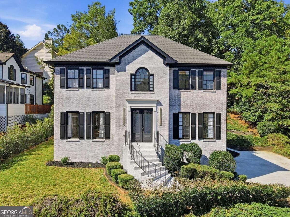 835 Kings Arms Way Johns Creek - main photo