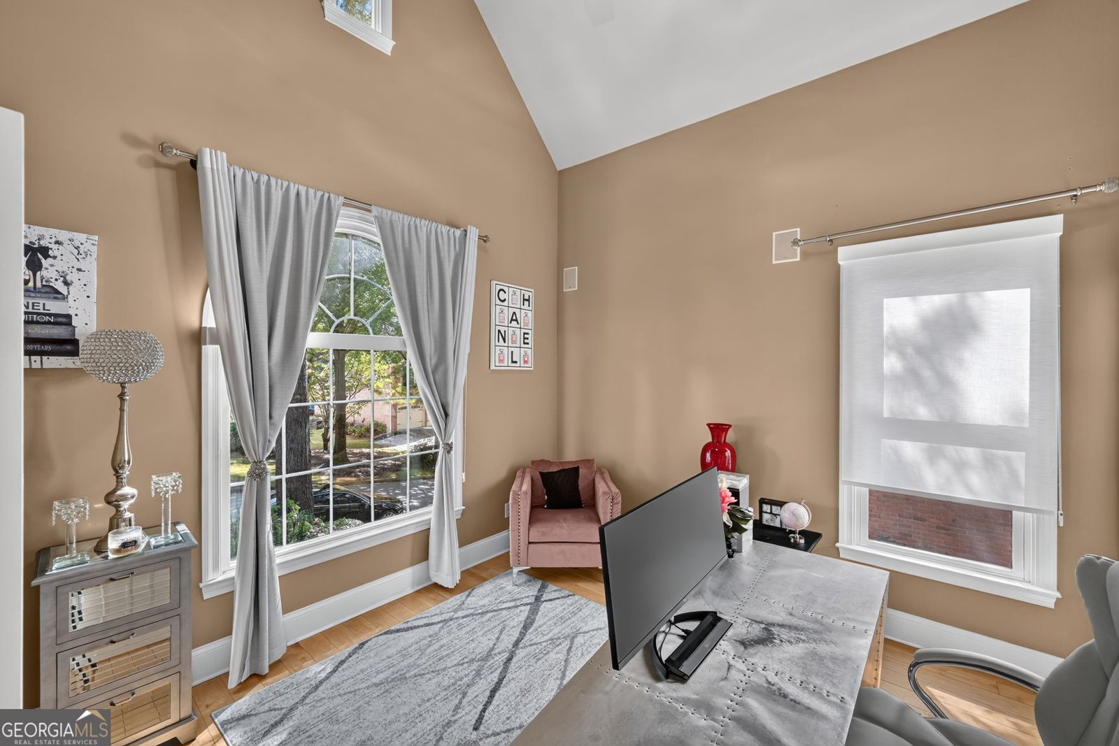 Photo 5