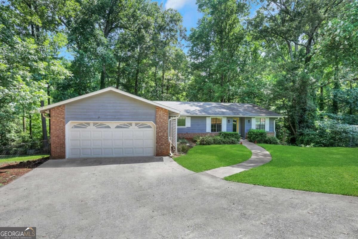 4729 Mockernut Court Lilburn - main photo