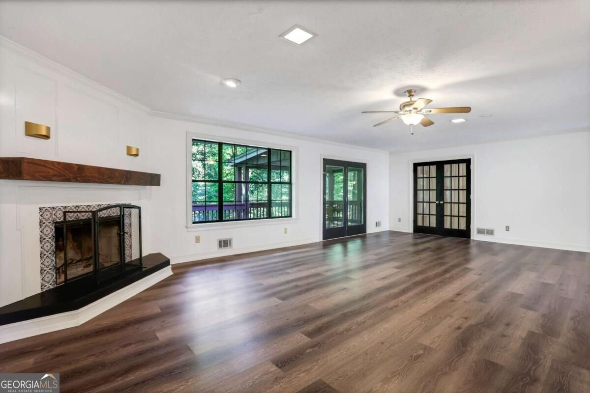 4729 Mockernut Court Lilburn - Photo 11