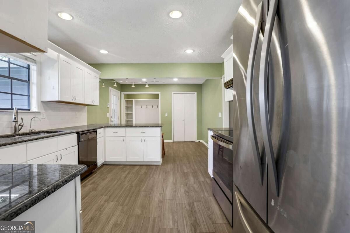 4729 Mockernut Court Lilburn - Photo 13